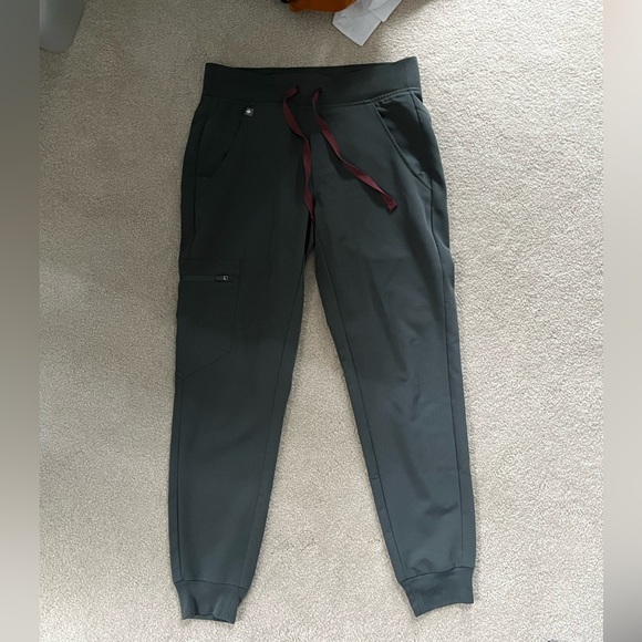 Women’s FIGS jogger pant scrub bottoms - Picture 1 of 3